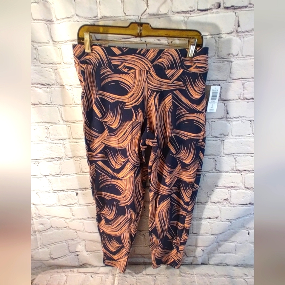 Torrid Capri Pull On Stretch Pink Pants 1X Brush Pattern Pants NWT Activewear